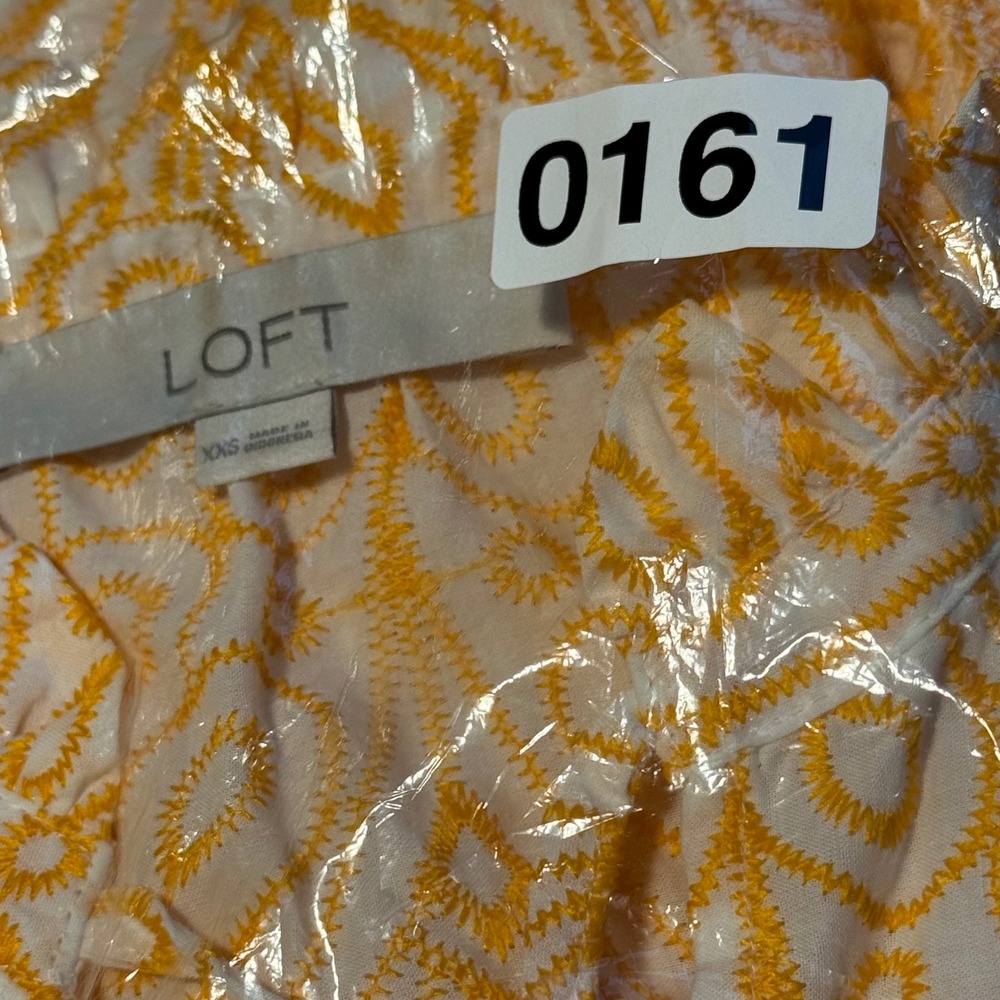 LOFT Embroidered Ruffle Top Women XXS Yellow White EUC Boho Cap Sleeve Feminine - Picture 9 of 9